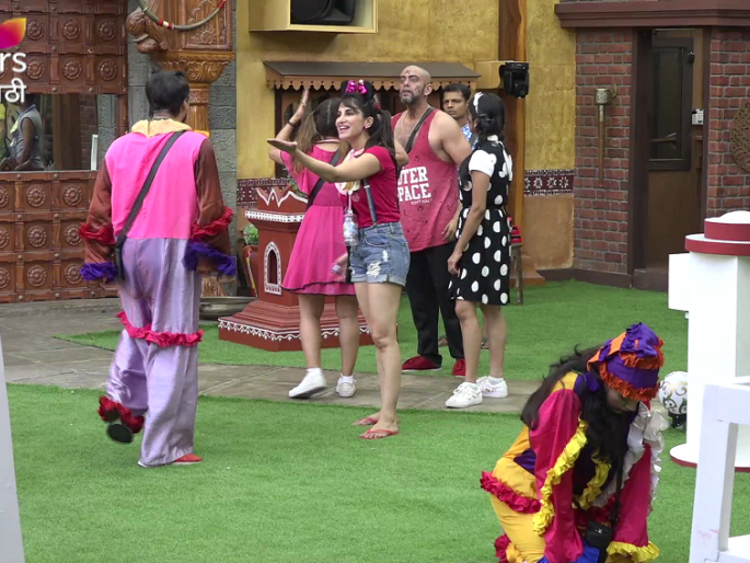Due to this reason Big Boss was in Marathi House, Pushkar Jog, Smita Gondkar and Astad Kale. | या कारणामुळे बिग बॉस मराठी हाऊसमध्ये झाला पुष्कर जोग, स्मिता गोंदकर आणि आस्ताद काळे यांच्यात वाद Due to this reason Big Boss was in Marathi House, Pushkar Jog, Smita Gondkar and Astad Kale. | या कारणामुळे बिग बॉस मराठी हाऊसमध्ये झाला पुष्कर जोग, स्मिता गोंदकर आणि आस्ताद काळे यांच्यात वाद