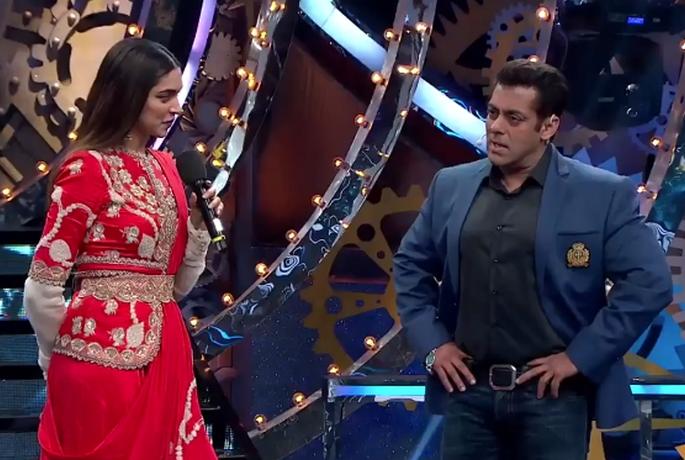 For the purpose of promotion of 'Padmavati', Deepika reached the Bigg Boss house for this reason! | 'पद्मावती'च्या प्रमोशनसाठी नाही तर या कारणासाठी दीपिका पोहचली होती बिग बॉसच्या घरात! For the purpose of promotion of 'Padmavati', Deepika reached the Bigg Boss house for this reason! | 'पद्मावती'च्या प्रमोशनसाठी नाही तर या कारणासाठी दीपिका पोहचली होती बिग बॉसच्या घरात!