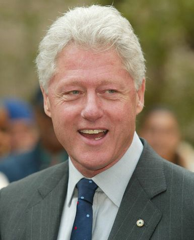 Clinton receives Thomas Dodd Award | क्लिंटन यांना थॉमस डॉड पुरस्कार Clinton receives Thomas Dodd Award | क्लिंटन यांना थॉमस डॉड पुरस्कार