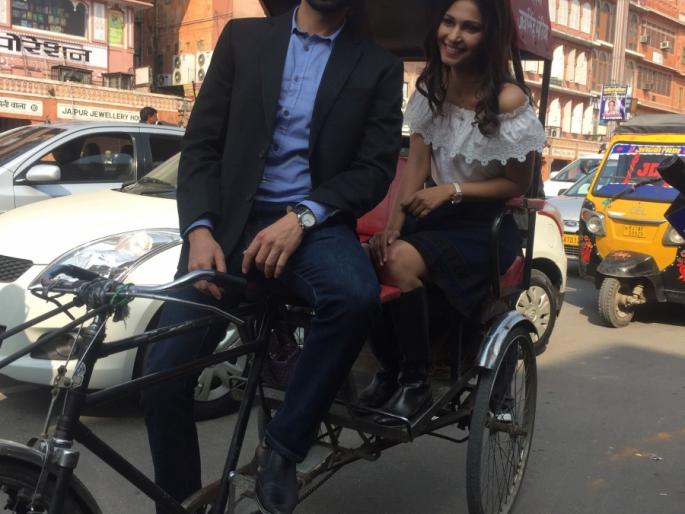 Sameer Arora and Shamta Achan made some surprises in the series | बिन कुछ कहे मालिकेतील समीर अरोरा आणि शमता अांचनने केली जयपूरमध्ये मजा-मस्ती Sameer Arora and Shamta Achan made some surprises in the series | बिन कुछ कहे मालिकेतील समीर अरोरा आणि शमता अांचनने केली जयपूरमध्ये मजा-मस्ती