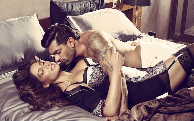 Bipasha Basu was promoted by the promotion of condoms, otherwise this was done due to troll, read detail | बिपाशा बासूला कंडोमच्या जाहिरातीमुळे नाहीतर या गोष्टीमुळे केले गेले ट्रोल,वाचा सविस्तर Bipasha Basu was promoted by the promotion of condoms, otherwise this was done due to troll, read detail | बिपाशा बासूला कंडोमच्या जाहिरातीमुळे नाहीतर या गोष्टीमुळे केले गेले ट्रोल,वाचा सविस्तर