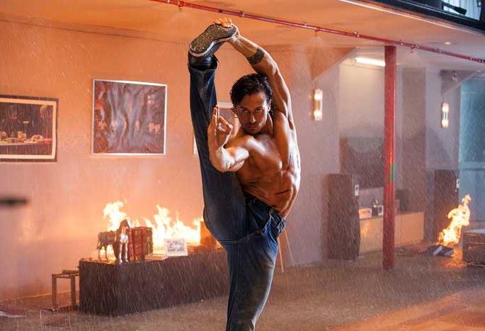 Tiger Shroff did not inspire action from Hrithik Roshan, but from 'this' star! | टायगर श्रॉफने अॅक्शनची प्रेरणा हृतिक रोशनकडून नव्हे तर ‘या’ स्टारकडून घेतली! Tiger Shroff did not inspire action from Hrithik Roshan, but from 'this' star! | टायगर श्रॉफने अॅक्शनची प्रेरणा हृतिक रोशनकडून नव्हे तर ‘या’ स्टारकडून घेतली!