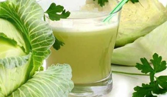The advantage of cabbage juice | पानकोबीच्या ज्यूसचा फायदा The advantage of cabbage juice | पानकोबीच्या ज्यूसचा फायदा