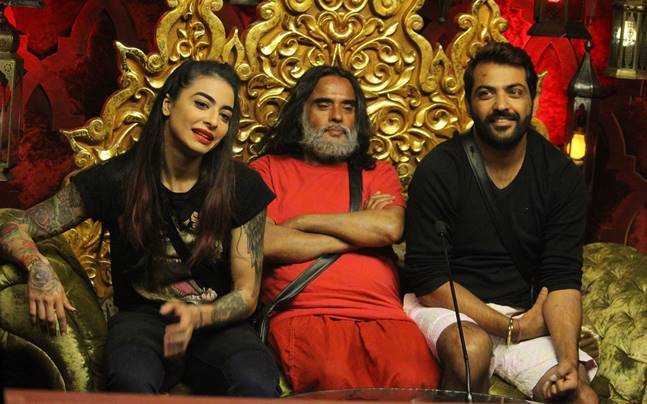 Bigg Boss house 'Political Surgical Strike'! | बिग बॉसच्या घरात ‘पॉलिटिकल सर्जिकल स्ट्राईक' ! Bigg Boss house 'Political Surgical Strike'! | बिग बॉसच्या घरात ‘पॉलिटिकल सर्जिकल स्ट्राईक' !