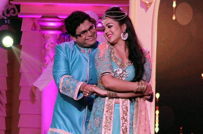Dancing to Muriya will learn a goosehead at the chia house | चिडिया घरमध्ये गोमुख शिकणार मयुरीसाठी नृत्य Dancing to Muriya will learn a goosehead at the chia house | चिडिया घरमध्ये गोमुख शिकणार मयुरीसाठी नृत्य