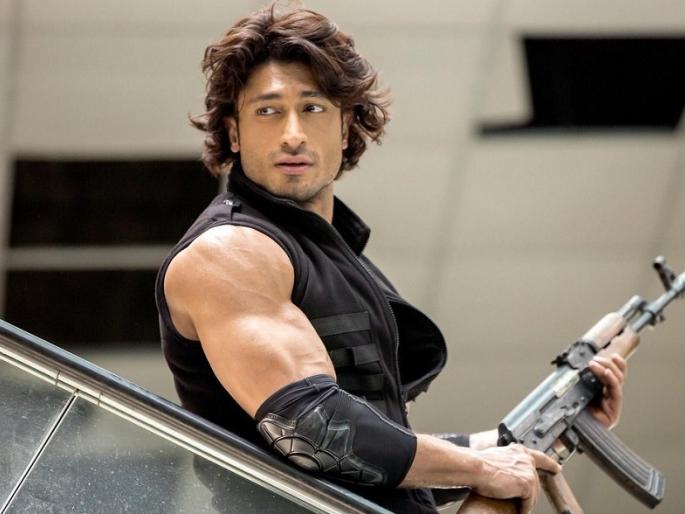 Commando 2 Trailer Launch: Shootout of 'Powerful Jamwal' 'Commando 2' trailer !! | Commando 2 Trailer Launch : विद्युत जामवालचा अ‍ॅक्शनपट ‘कमांडो २’ चा ट्रेलर आऊट!!