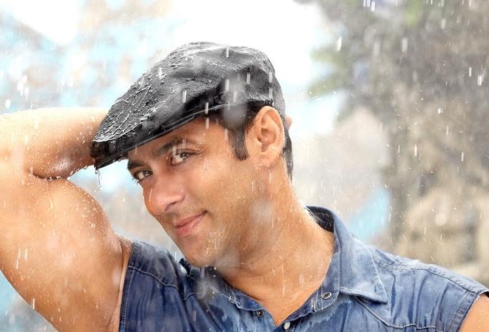 Salman Khan Birthday Special: 'Sultan's Dabang' has fallen in Bollywood! | सलमान खान बर्थडे स्पेशल : बॉलिवूडमध्ये ‘सुल्तान’ची ‘दबंग’ गिरी! Salman Khan Birthday Special: 'Sultan's Dabang' has fallen in Bollywood! | सलमान खान बर्थडे स्पेशल : बॉलिवूडमध्ये ‘सुल्तान’ची ‘दबंग’ गिरी!