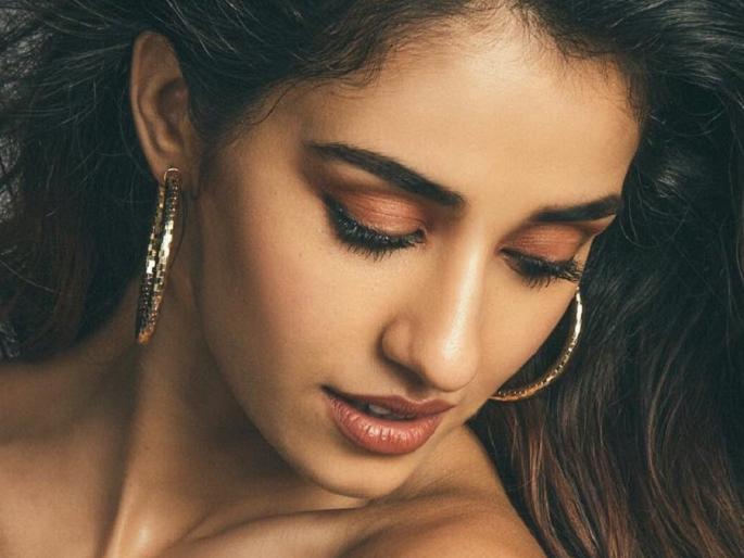 Tiger Shroff's 'Girlfriend' Direction Patni made Hot Photoshoot! | टायगर श्रॉफची ‘गर्लफ्रेन्ड’ दिशा पटनीने केले हॉट फोटोशूट! Tiger Shroff's 'Girlfriend' Direction Patni made Hot Photoshoot! | टायगर श्रॉफची ‘गर्लफ्रेन्ड’ दिशा पटनीने केले हॉट फोटोशूट!