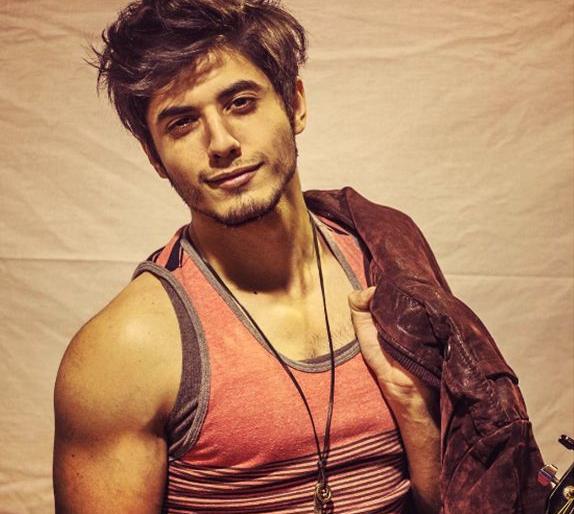 Ali Zafar's brother's film career now! | आता अली जफरच्या भावाचे फिल्मी करिअर गोत्यात! Ali Zafar's brother's film career now! | आता अली जफरच्या भावाचे फिल्मी करिअर गोत्यात!