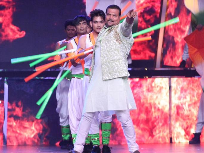 And the pessimism of mercy while dancing was torn apart | ​आणि नृत्य सादर करताना दयाचा पायझमा फाटला