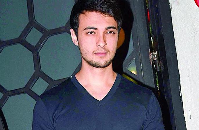 Salman Khan's boyfriend, Ayush Sharma, will debut in 'Night Rest'! | ​‘रात बाकी’मधून बॉलिवूड डेब्यू करणार सलमानचा मेहुणा आयुष शर्मा!
