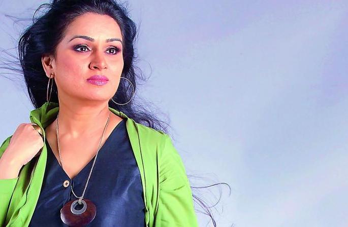 Padmini Kolhapurecha's 'Rape Scene' was watched outside the theaters to watch the raga! | पद्मिनी कोल्हापुरेचा ‘तो’ रेप सीन बघण्यासाठी चित्रपटगृहाबाहेर प्रेक्षकांनी लावल्या होत्या रांगा !