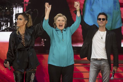 Jennifer, Marc Anthony for the promotion of Hillary | हिलेरींच्या प्रचारार्थ जेनिफर, मार्क एंथनी Jennifer, Marc Anthony for the promotion of Hillary | हिलेरींच्या प्रचारार्थ जेनिफर, मार्क एंथनी