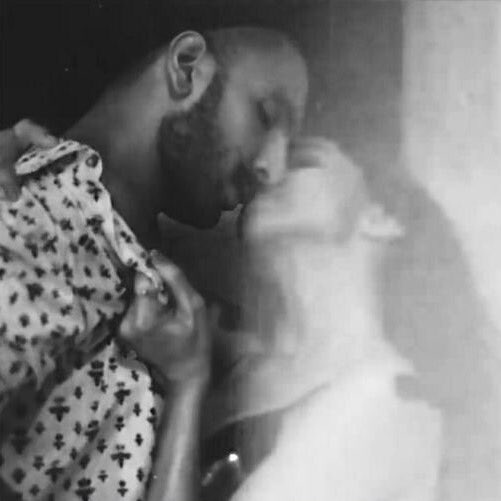 Deepika Padukone and Ranveer Singh's 'photo' sizzling on social media! | दीपिका पादुकोण आणि रणवीर सिंगच्या ‘या’ फोटोने सोशल मीडियावर खळबळ !