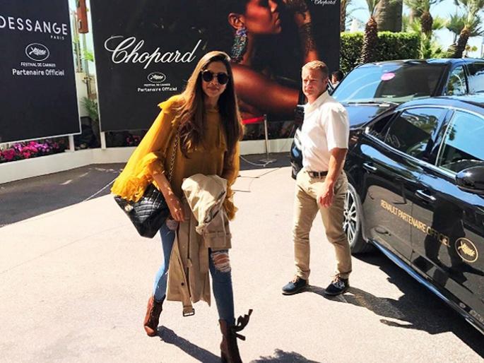 SEE PIC: Mastani Deepika Padukone reached the 70th Cannes Film Festival! | SEE PIC : ७०व्या कान्स फिल्म फेस्टिव्हलसाठी पोहोचली मस्तानी दीपिका पादुकोण!