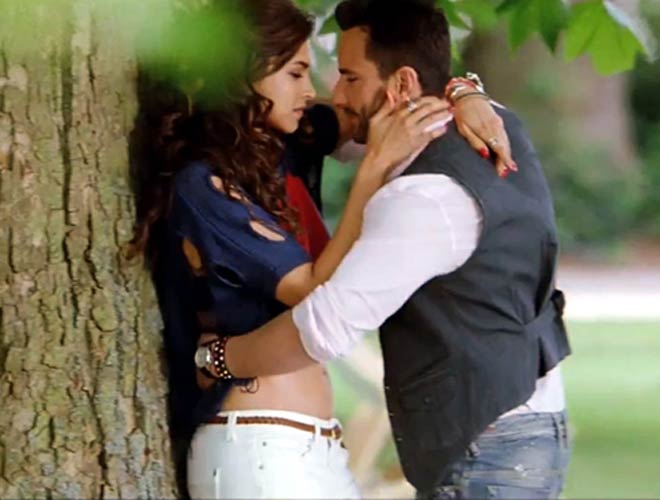 Bebo says, "Deep-Saif's Share Great Chemistry" | बेबो म्हणते,‘डिप्पी-सैफ शेअर ग्रेट केमिस्ट्री’ Bebo says, "Deep-Saif's Share Great Chemistry" | बेबो म्हणते,‘डिप्पी-सैफ शेअर ग्रेट केमिस्ट्री’
