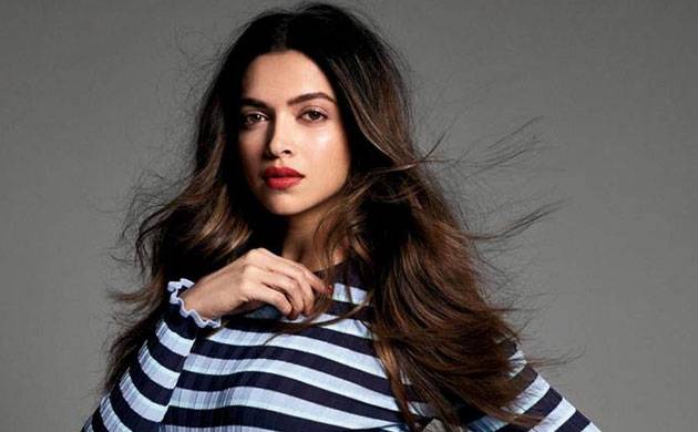 Bollywood director keen to work with Deepika Padukone | दीपिका पादुकोणसोबत काम करण्यास हा बॉलिवूडचा दिग्दर्शक उत्सुक Bollywood director keen to work with Deepika Padukone | दीपिका पादुकोणसोबत काम करण्यास हा बॉलिवूडचा दिग्दर्शक उत्सुक