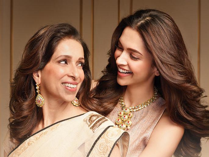 These are Bollywood Moments of Professional Moms | या आहेत बॉलिवूड अभिनेत्रींच्या प्रोफेशनल मॉम्स These are Bollywood Moments of Professional Moms | या आहेत बॉलिवूड अभिनेत्रींच्या प्रोफेशनल मॉम्स