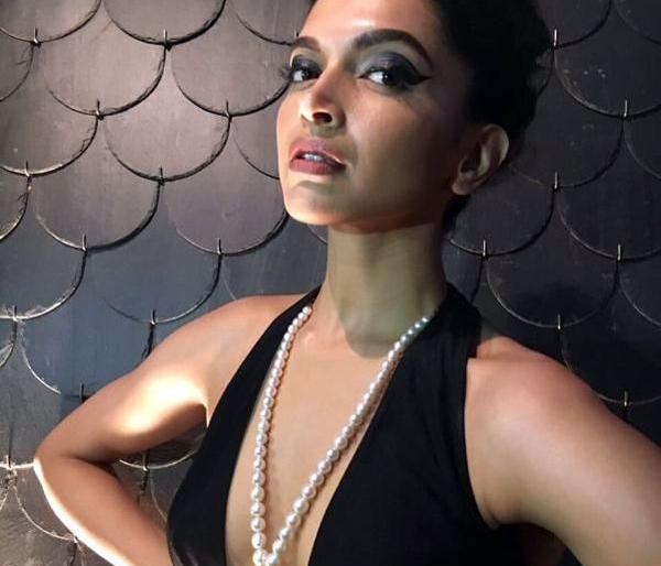 Deepika has 15 million followers on Twitter | ​दीपिकाचे Twitterवर 15 million फॉलोअर्स