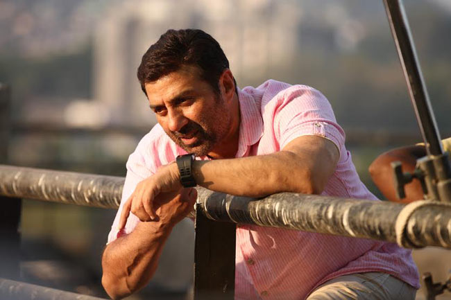 Salman's bad luck to Sunny Break 'injured' to break | सनी’ला सलमानचा अपशकून; ‘घायल’ला ब्रेक Salman's bad luck to Sunny Break 'injured' to break | सनी’ला सलमानचा अपशकून; ‘घायल’ला ब्रेक