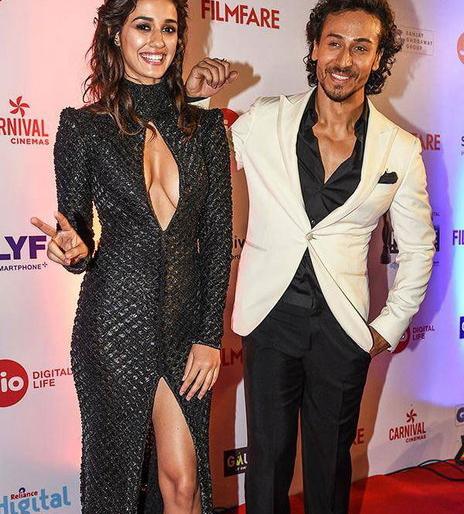 Tiger Shroff's girlfriends issue to Patna, says 'prostitute' | टायगर श्रॉफची गर्लफ्रेंड दिशा पाटनीला म्हटले ‘वेश्या’ Tiger Shroff's girlfriends issue to Patna, says 'prostitute' | टायगर श्रॉफची गर्लफ्रेंड दिशा पाटनीला म्हटले ‘वेश्या’