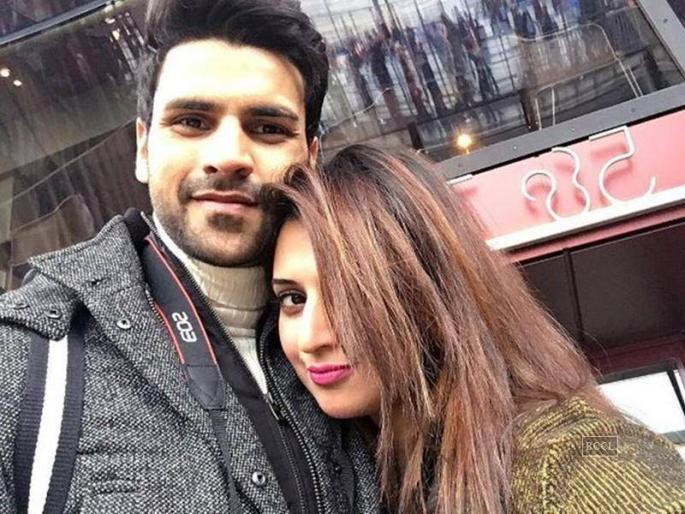 OMG! See Diwali Tripathi and Inside Honeymoon Photo of Vivek Dhiya | OMG! पाहा दिव्यांका त्रिपाठी आणि विवेक दहियाचे इनसाईड हनिमून फोटो OMG! See Diwali Tripathi and Inside Honeymoon Photo of Vivek Dhiya | OMG! पाहा दिव्यांका त्रिपाठी आणि विवेक दहियाचे इनसाईड हनिमून फोटो