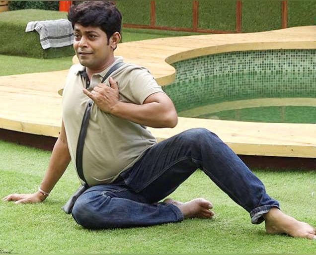 Bigg Boss: 'What is heart cheery?' | Bigg Boss: 'दिल चीज क्या है..गाण्यावर सब्यसाचीने केला मुजरा Bigg Boss: 'What is heart cheery?' | Bigg Boss: 'दिल चीज क्या है..गाण्यावर सब्यसाचीने केला मुजरा