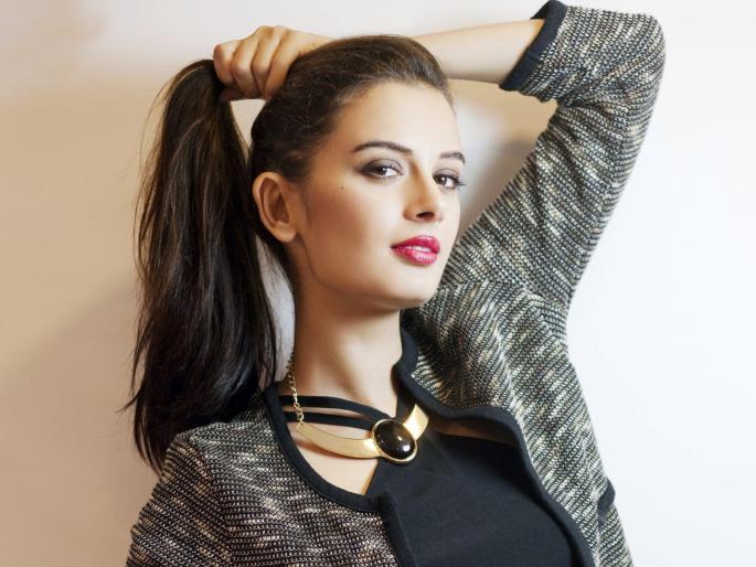 See: private secrets told by Evelyn ... | पाहा : एवलिनने सांगितली खासगी गुपिते... See: private secrets told by Evelyn ... | पाहा : एवलिनने सांगितली खासगी गुपिते...