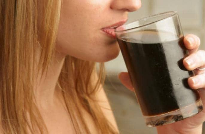 HEALTH: Coldrin's father in the summer, be careful! | HEALTH : ​उन्हाळ्यात कोल्ड्रिंक्स पिताय, सावधान !