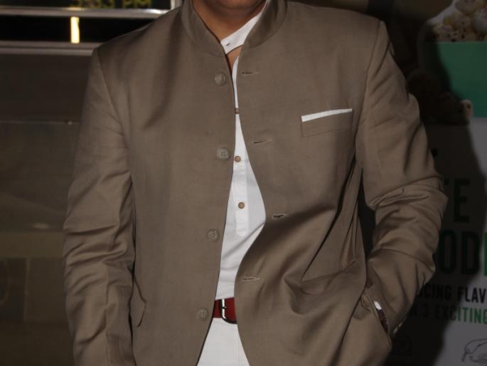 Govinda's 'Aag ji' release postponed the date? | गोविंदाच्या 'आ गया हिरो'ची रिलीज डेट पुढे ढकलली ?