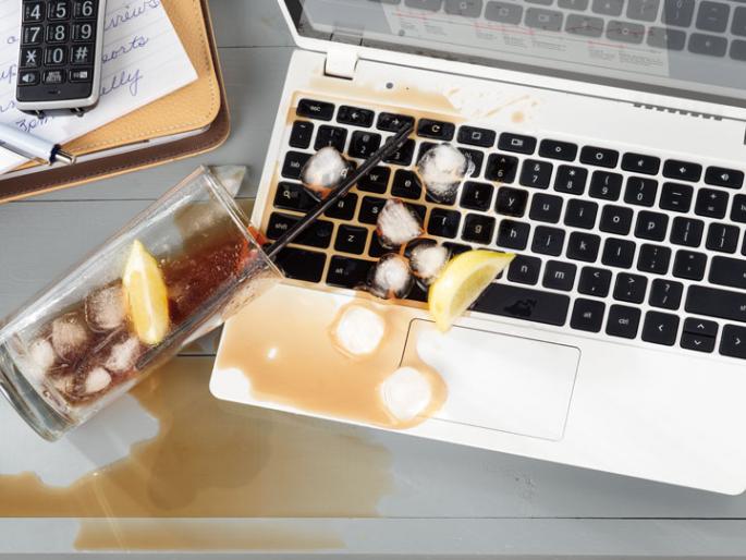 What to do if you get water on a laptop? | लॅपटॉपवर पाणी पडल्यास काय कराल ? What to do if you get water on a laptop? | लॅपटॉपवर पाणी पडल्यास काय कराल ?