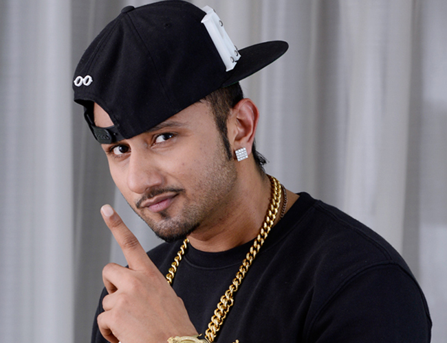 Yo Yo ... this is Honey Singh's wife! | Yo Yo ...ही आहे हनी सिंगची पत्नी! Yo Yo ... this is Honey Singh's wife! | Yo Yo ...ही आहे हनी सिंगची पत्नी!