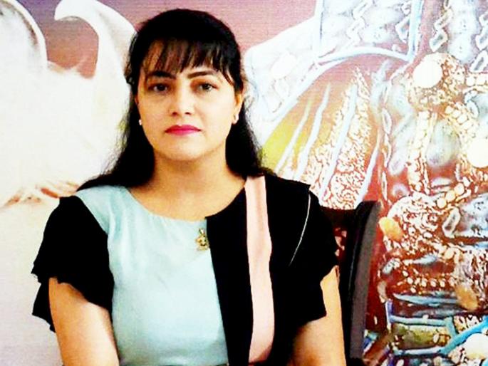 Ram Rahim's wanted daughter Honeypreet wanted to do this superstar with Romance! | राम रहीमची वॉन्टेड मुलगी हनीप्रीतला ‘या’ सुपरस्टारसोबत करायचा होता रोमान्स!