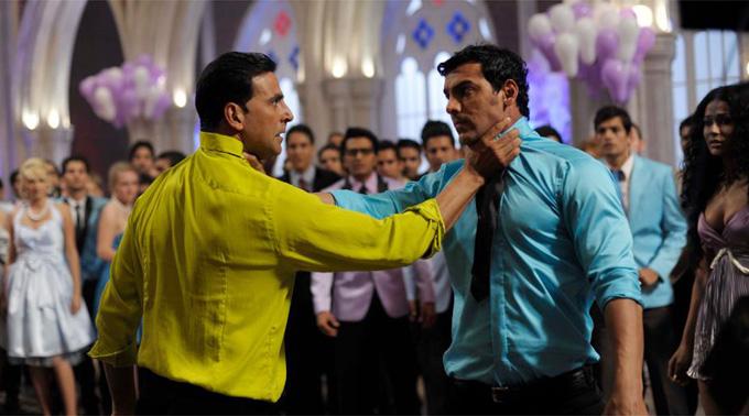 John Abraham reveals, 'there is no hassle in me and Akshay' | जॉन अब्राहमचा खुलासा, ‘माझ्यात आणि अक्षयमध्ये कुठलेही भांडण नाही’ John Abraham reveals, 'there is no hassle in me and Akshay' | जॉन अब्राहमचा खुलासा, ‘माझ्यात आणि अक्षयमध्ये कुठलेही भांडण नाही’