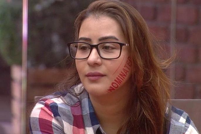 Bigg Boss 11: Sister-in-law Shilpa's alleged MMS link, viral on social media! | Bigg Boss 11 : भाभीजी शिल्पा शिंदेचा कथित एमएमएस लिक, सोशल मीडियावर व्हायरल! Bigg Boss 11: Sister-in-law Shilpa's alleged MMS link, viral on social media! | Bigg Boss 11 : भाभीजी शिल्पा शिंदेचा कथित एमएमएस लिक, सोशल मीडियावर व्हायरल!
