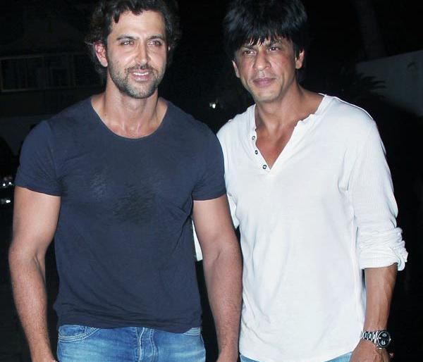 Read Hertfelt Message for SRK: 'Qabil' Hrithik Roshan's 'Rais' Shahrukh Khan! | Read Hertfelt Message for SRK : ​‘काबील’ हृतिक रोशनने ‘रईस’ शाहरूख खानला मानले गुरु!
