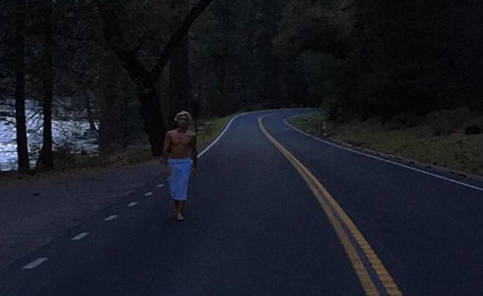 Justless photo of Justin again | जस्टीनचा पुन्हा टॉपलेस फोटो