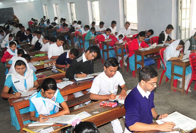 Fifteen exams that support students of class X. | दहावीच्या अनुत्तीर्ण विद्यार्थ्यांना आधार देणारीफेरपरीक्षा
