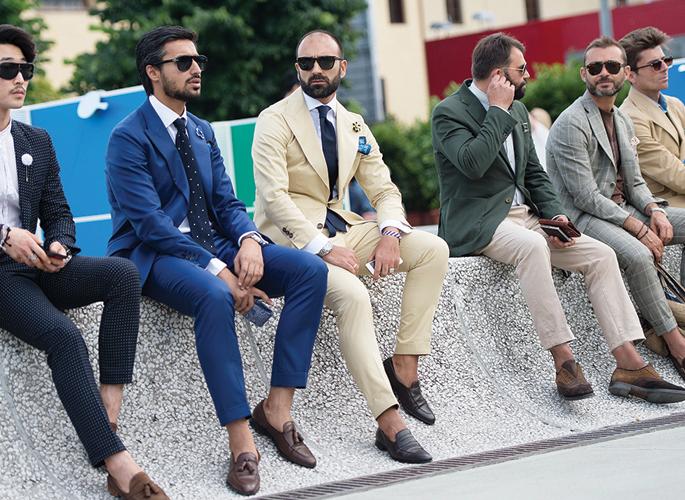 Shoes in the air as per your business! | ​आपल्या व्यवसायानुसारच हवेत शूज !