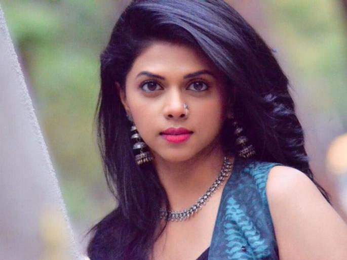 LMOTY 2018: Honor of Rituja Bagve for 'Lokmat Maharashtrian of the Year' award; Pride for 'Ananya'! | LMOTY 2018 : ‘लोकमत महाराष्ट्रीयन आॅफ द ईअर’ पुरस्काराने ऋतुजा बागवेचा सन्मान; ‘अनन्या’साठी केला गौरव! LMOTY 2018: Honor of Rituja Bagve for 'Lokmat Maharashtrian of the Year' award; Pride for 'Ananya'! | LMOTY 2018 : ‘लोकमत महाराष्ट्रीयन आॅफ द ईअर’ पुरस्काराने ऋतुजा बागवेचा सन्मान; ‘अनन्या’साठी केला गौरव!