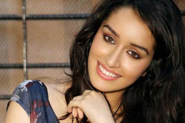 Shraddha Kapoor had met a terrorist in the Dhaka attack? | श्रद्धा कपूरला भेटला होता ढाका हल्ल्यातील एक अतिरेकी? Shraddha Kapoor had met a terrorist in the Dhaka attack? | श्रद्धा कपूरला भेटला होता ढाका हल्ल्यातील एक अतिरेकी?