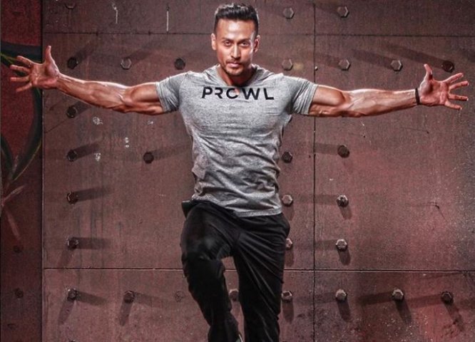 BOX OFFICE: Tiger Shroff's 'Bargi-2' hit a hundred crore club! | BOX OFFICE : टायगर श्रॉफच्या ‘बागी-२’ची शंभर कोटींच्या क्लबमध्ये धडक!