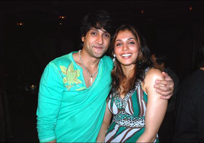Inder Kumar's first wife, Sonal Kariya, made a great disclosure about Isha Koppikar and Inder's relationship | इंदर कुमारची पहिली पत्नी सोनल करियाने इशा कोप्पीकर आणि इंदरच्या नात्याबद्दल केला मोठा खुलासा Inder Kumar's first wife, Sonal Kariya, made a great disclosure about Isha Koppikar and Inder's relationship | इंदर कुमारची पहिली पत्नी सोनल करियाने इशा कोप्पीकर आणि इंदरच्या नात्याबद्दल केला मोठा खुलासा