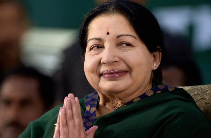 Jayalalitha's death: 'Amma' era for acting actress | जयललितांचे निधन : अभिनेत्री ते मुख्यमंत्री म्हणून कारकीर्द गाजवणाऱ्या ‘अम्मा’ काळाच्या पडद्याआड