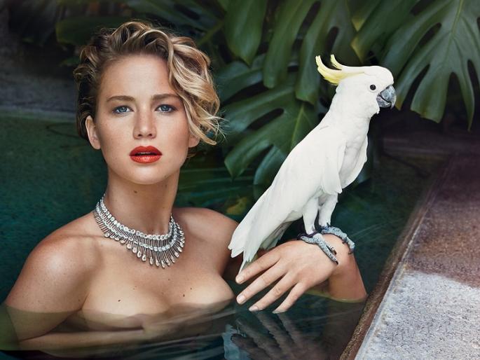 Jennifer Lawrence made Kiss Boyfriend on the road | ​जेनेफर लॉरेन्सने केले बॉयफ्रेंडला रस्त्यावर किस