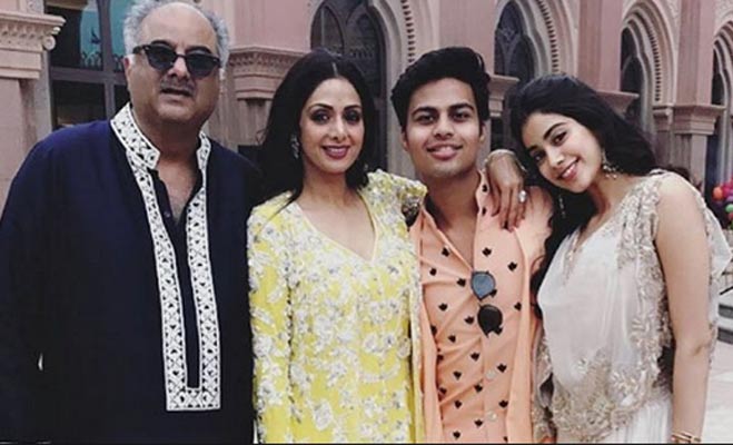Who is the 'Mysteryboy' in Janhavi Kapoor's life? | जान्हवी कपूरच्या आयुष्यातील 'तो' मिस्ट्रीबॉय कोण ? Who is the 'Mysteryboy' in Janhavi Kapoor's life? | जान्हवी कपूरच्या आयुष्यातील 'तो' मिस्ट्रीबॉय कोण ?