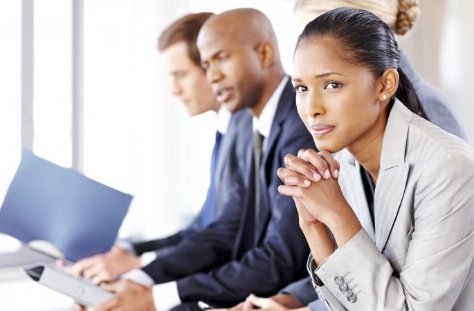 Keeping the gestures in front of giving an interview | इंटरव्ह्यू देताना हातवारे जरा जपून