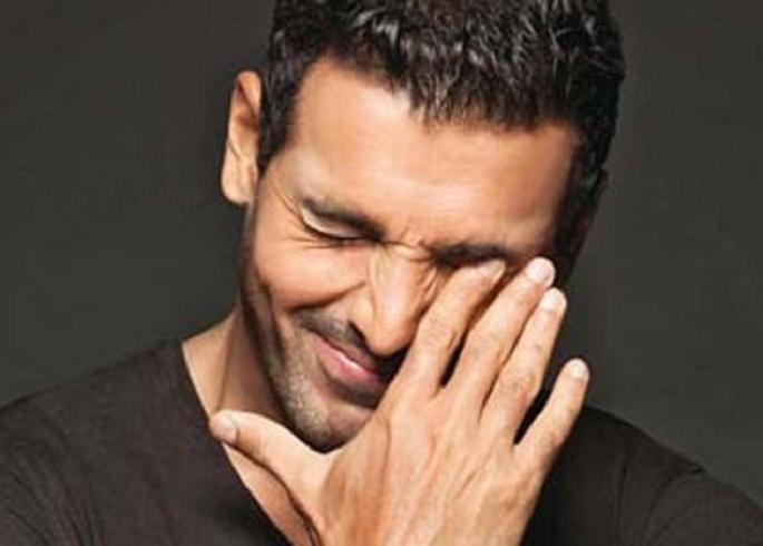 John Abraham advised to go to school instead of Jim? | जॉन अब्राहमला लोकांनी का दिला जिमऐवजी शाळेत जाण्याचा सल्ला? John Abraham advised to go to school instead of Jim? | जॉन अब्राहमला लोकांनी का दिला जिमऐवजी शाळेत जाण्याचा सल्ला?