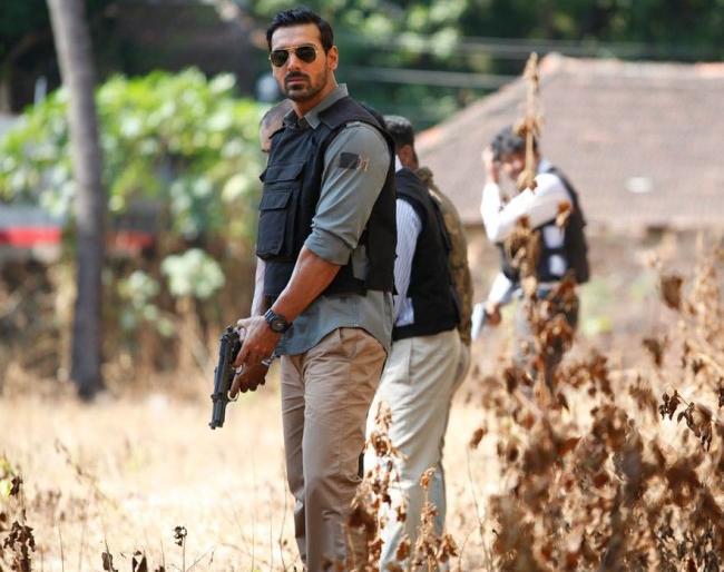 John Abraham is the best film producer! | जॉन अब्राहम करिअरमधील सर्वोत्कृष्ट चित्रपटाची करतोय निर्मिती! John Abraham is the best film producer! | जॉन अब्राहम करिअरमधील सर्वोत्कृष्ट चित्रपटाची करतोय निर्मिती!