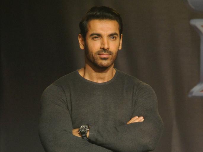 People only pay attention to my body; John Abraham's death | ​लोक केवळ माझ्या शरीराकडे लक्ष देतात; जॉन अब्राहमची खंत